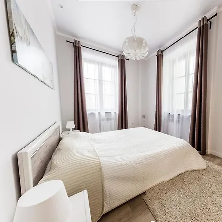 Tsentr Kommunisticheskaia Apartament *