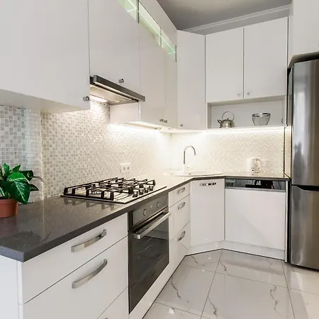 Tsentr Kommunisticheskaia Apartament *