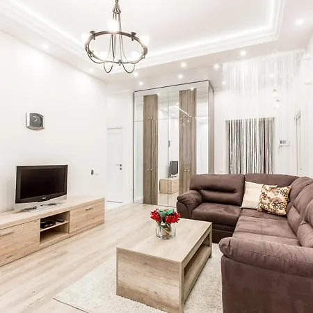 Tsentr Kommunisticheskaia Apartament